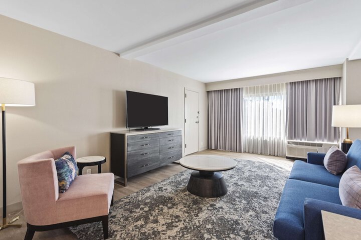 Room 13 of 48