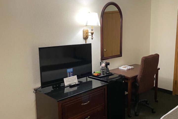 Room 13 of 37
