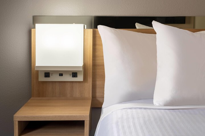 Microtel Inn & Suites by Wyndham Georgetown Lake