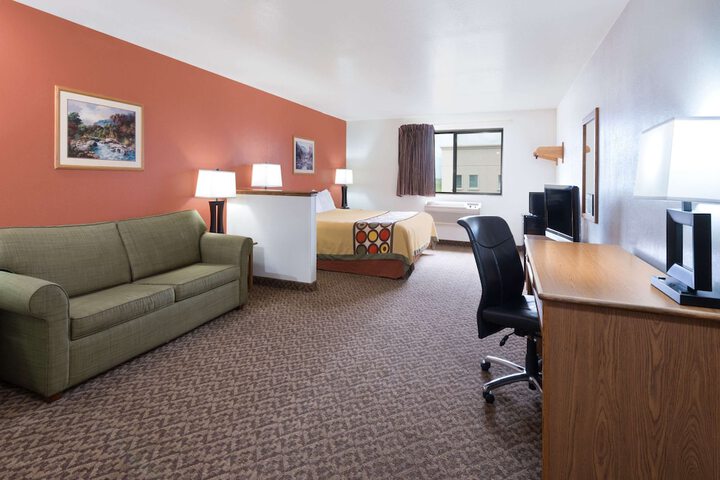 Room 3 of 15