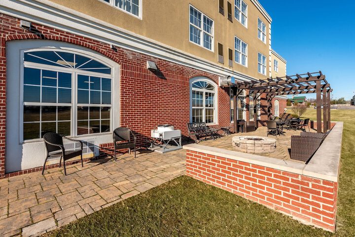 Country Inn & Suites by Radisson Findlay, OH
