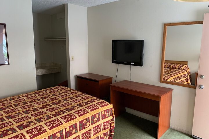 Room 15 of 31