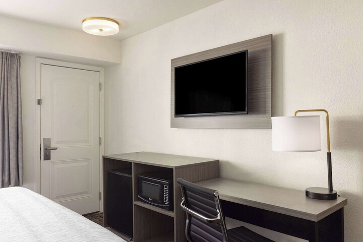 Room 14 of 71