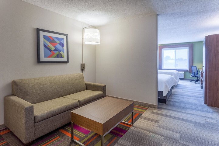 Holiday Inn Express Hotel & Suites Burlington by IHG