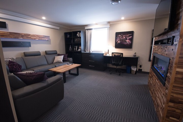 Room 30 of 47