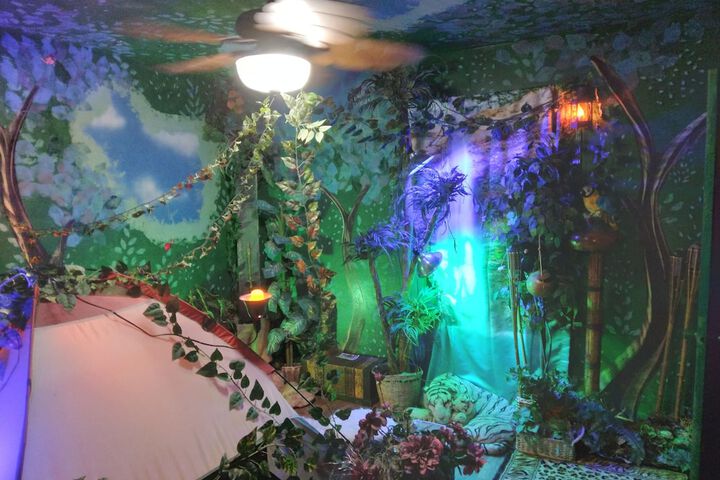 Room 42 of 47