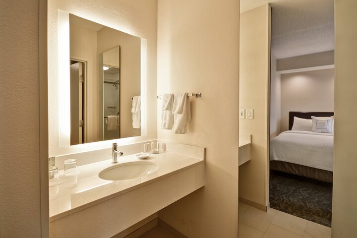 Room 16 of 36