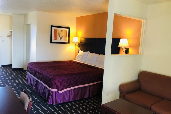 Room 6 of 27