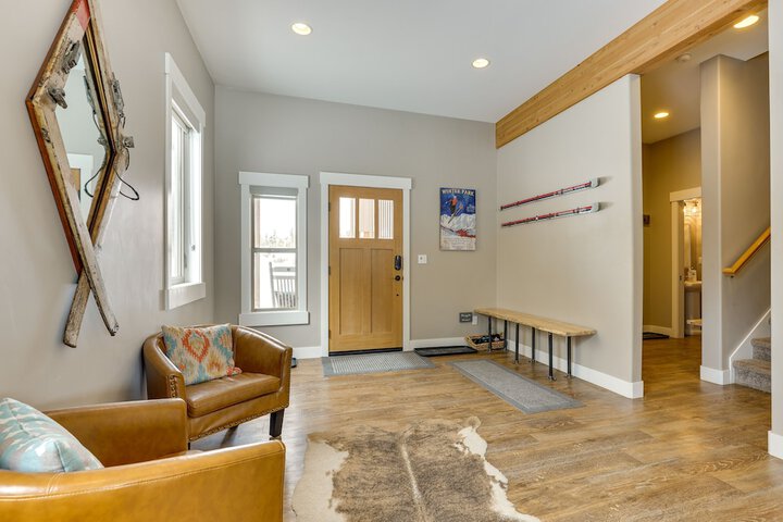 Convenient Fraser Townhome w / Hot Tub Near Hikes!