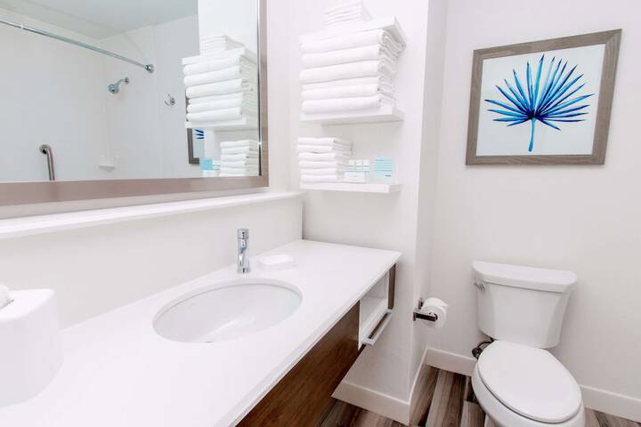 Hampton Inn & Suites Panama City Beach-Beachfront