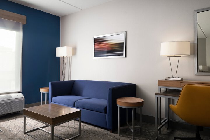 Room 8 of 38