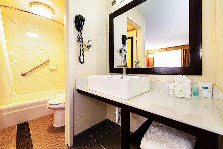 Room 12 of 23
