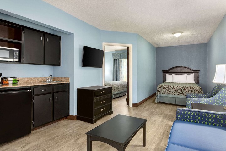 Room 16 of 42