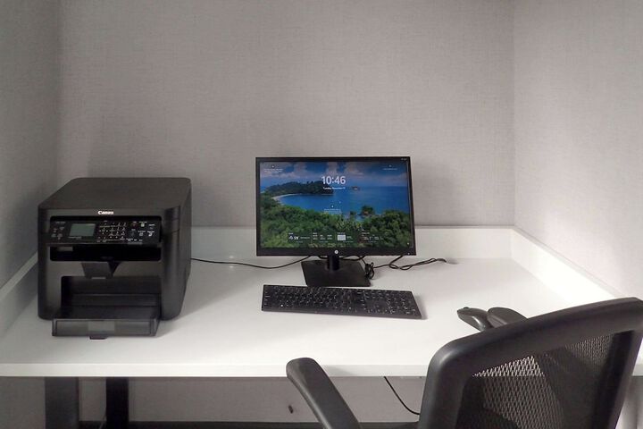 Business Center 46 of 49