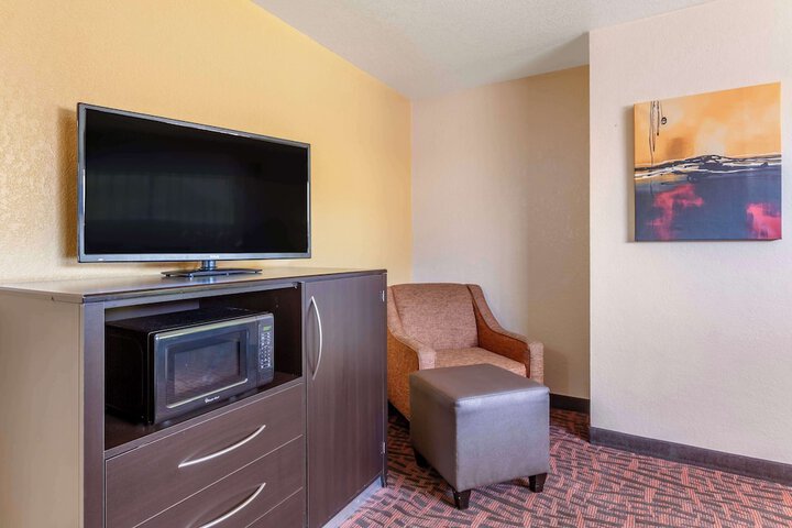 Room 14 of 28