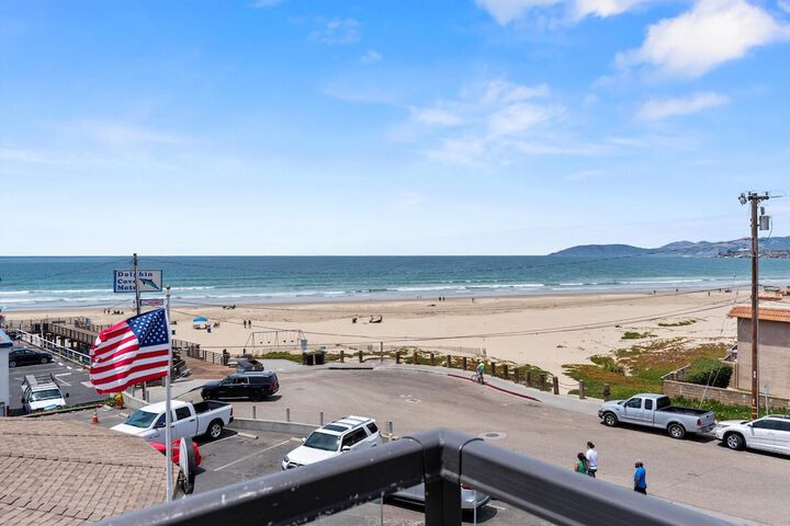 Beach House Inn & Suites