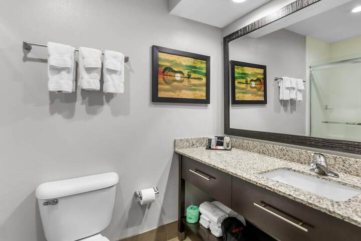 Brentwood Suites Nashville an Ascend Collection Hotel