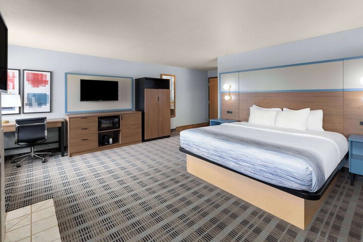 AmericInn by Wyndham Oscoda Near AuSable River
