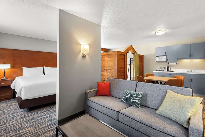 Best Western Fremont / Angola I-80/90 Toll Road