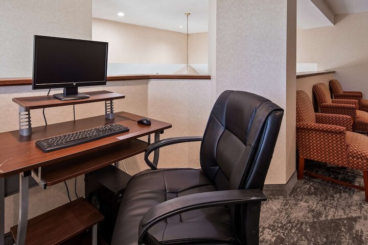 Business Center 30 of 31