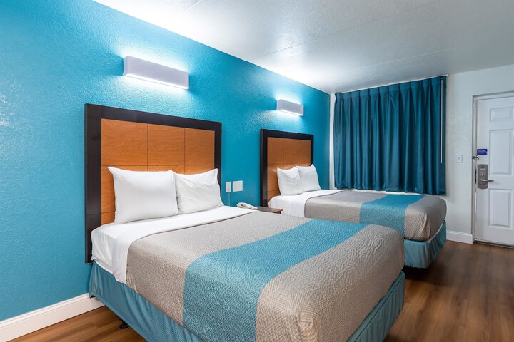 Room 40 of 48