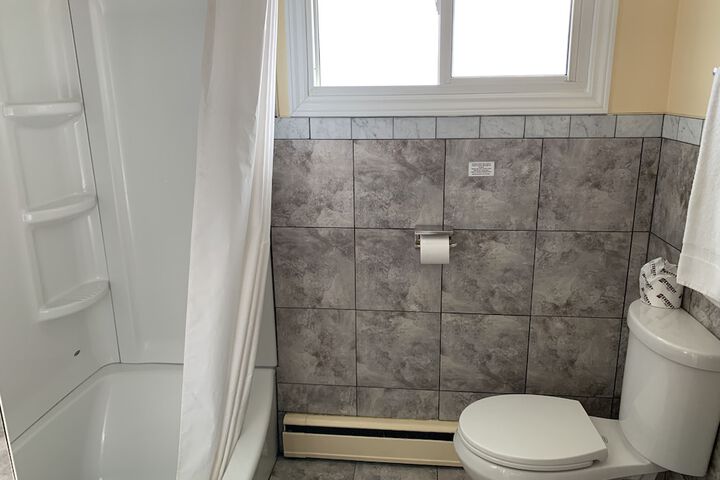 Room 32 of 85