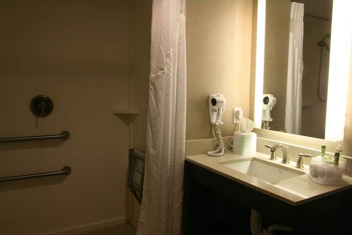 Room 67 of 103