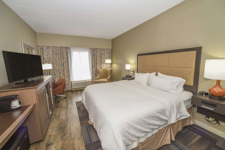 Room 9 of 25