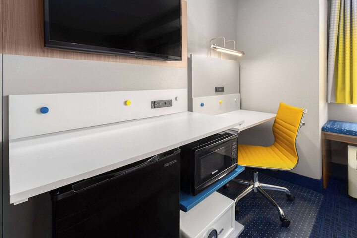 Room 20 of 29