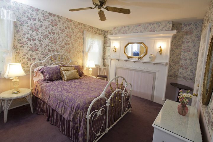 Room 25 of 40