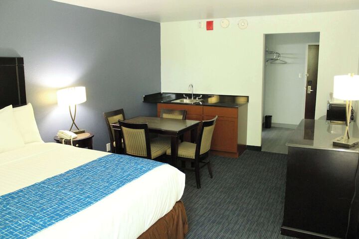 Room 12 of 36
