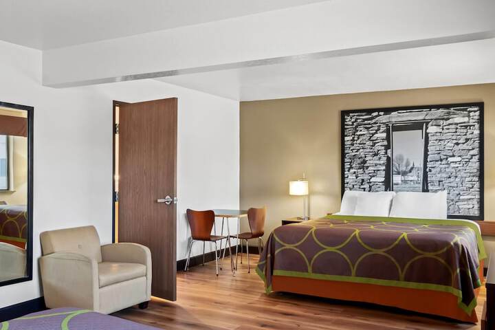 Super 8 by Wyndham Santa Rosa