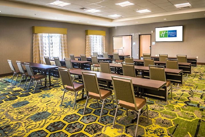 Holiday Inn Express & Suites Salt Lake City South - Murray by IHG