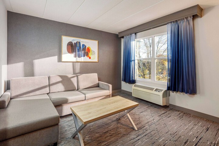 Room 29 of 53