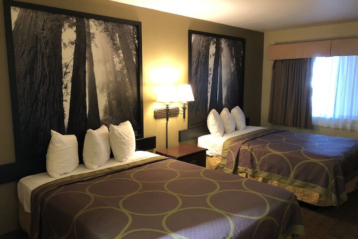 Room 13 of 33
