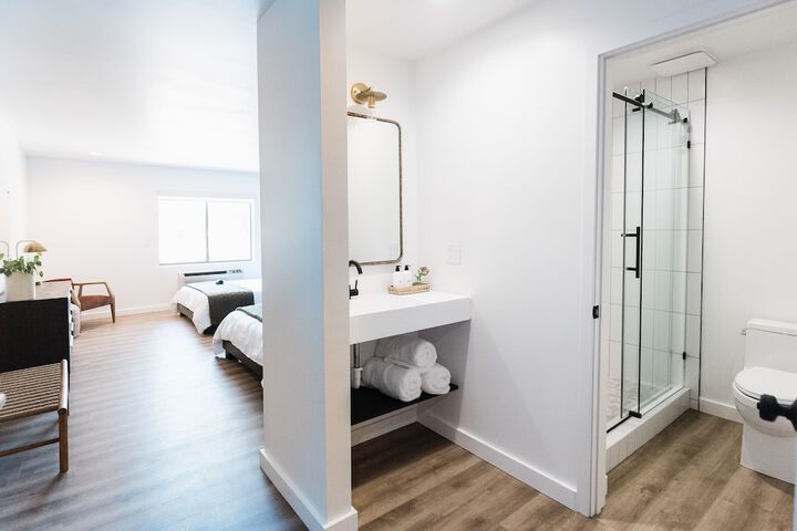 Room 103 of 172