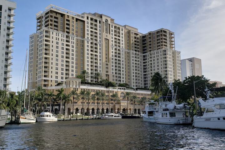 Ocean Mile Hotel