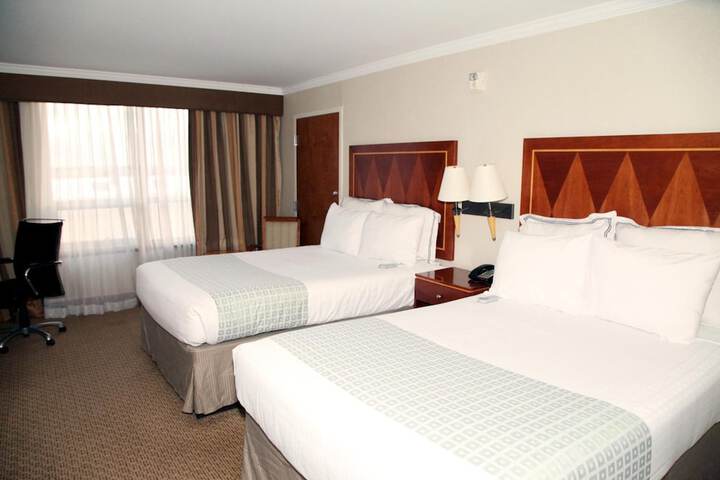 Room 13 of 28