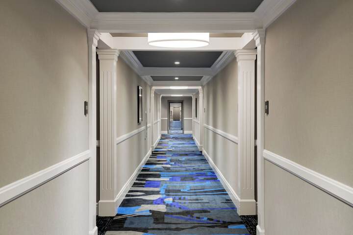 Ballroom/Hall 69 of 79
