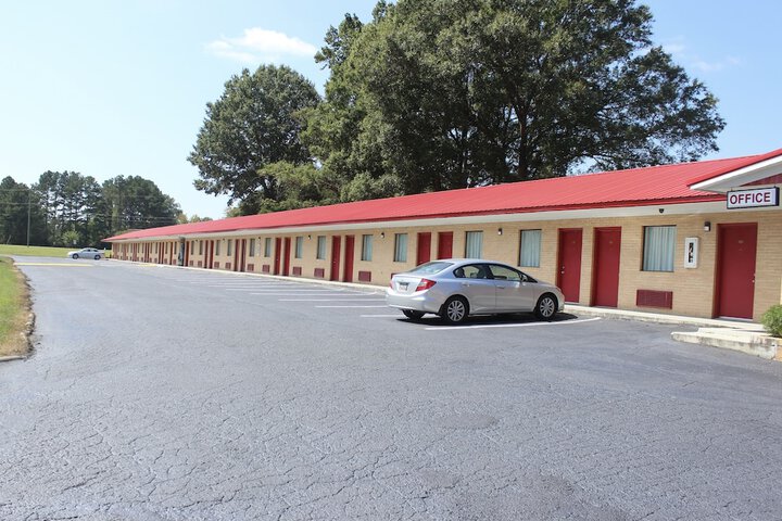 Landsford Inn