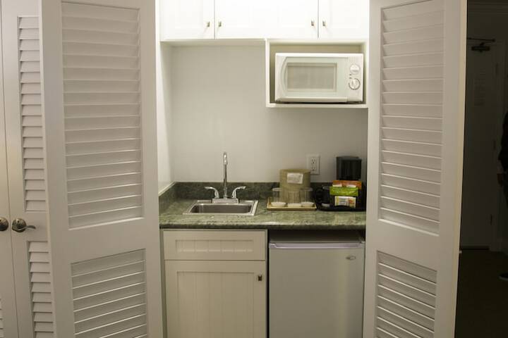 Room 21 of 27