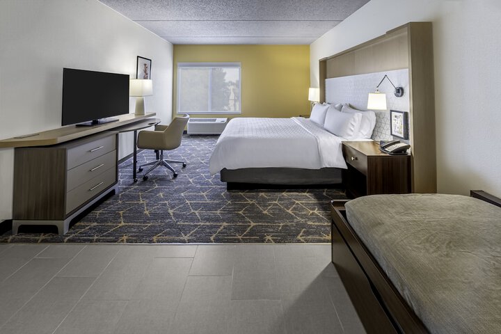 Holiday Inn & Suites Wausau-Rothschild by IHG
