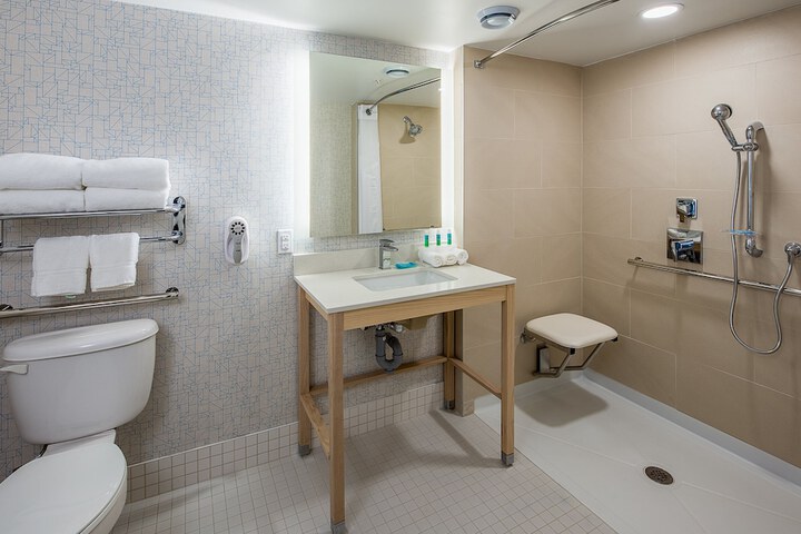Room 15 of 49