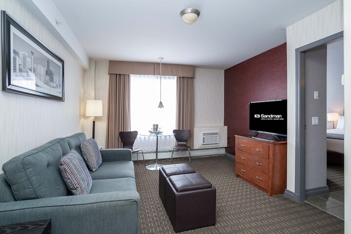 Room 52 of 73