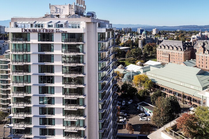 DoubleTree by Hilton Hotel & Suites Victoria