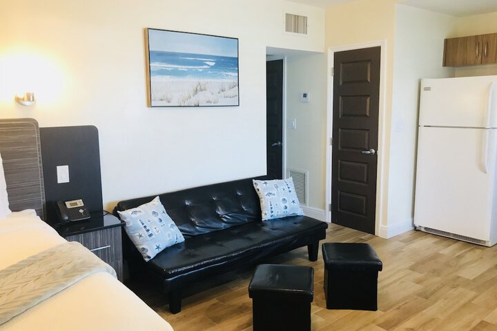 Room 43 of 60