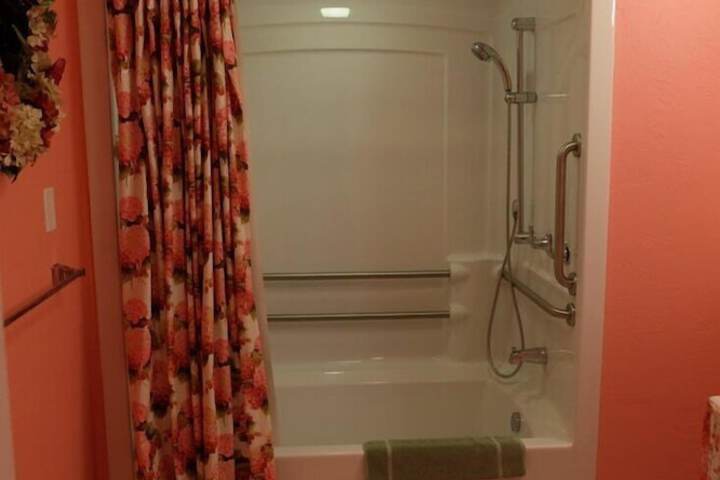 Room 21 of 28