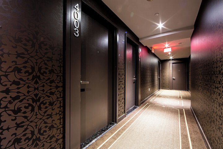 Ballroom/Hall 93 of 138
