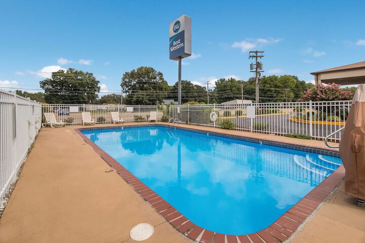 Pool 4 of 24