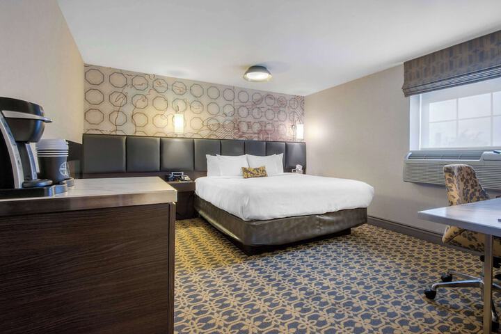 Room 26 of 41